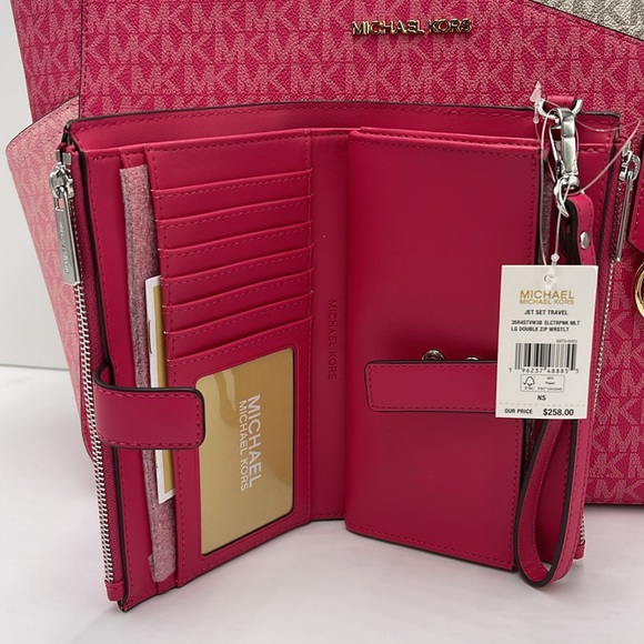 MICHAEL KORS JST LG DOUBLE ZIP WRISTLET WALLET PHONE HOLDER
ELECTRIC PINK - Picture 6 of 16